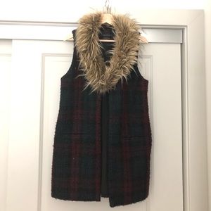 Sanctuary - vintage inspired vest with fur collar